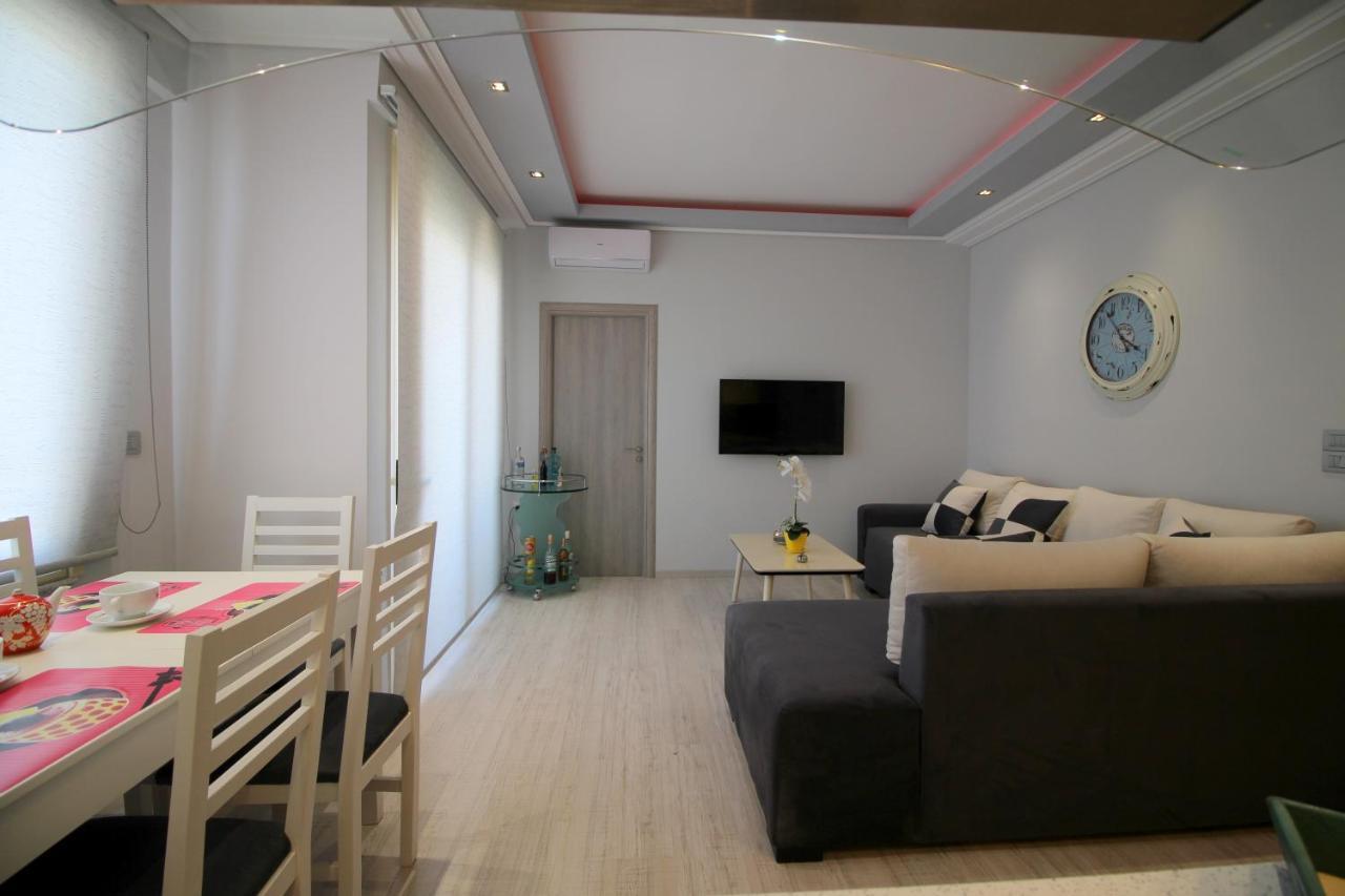 Luxury Seafront Apartments Саранда Экстерьер фото