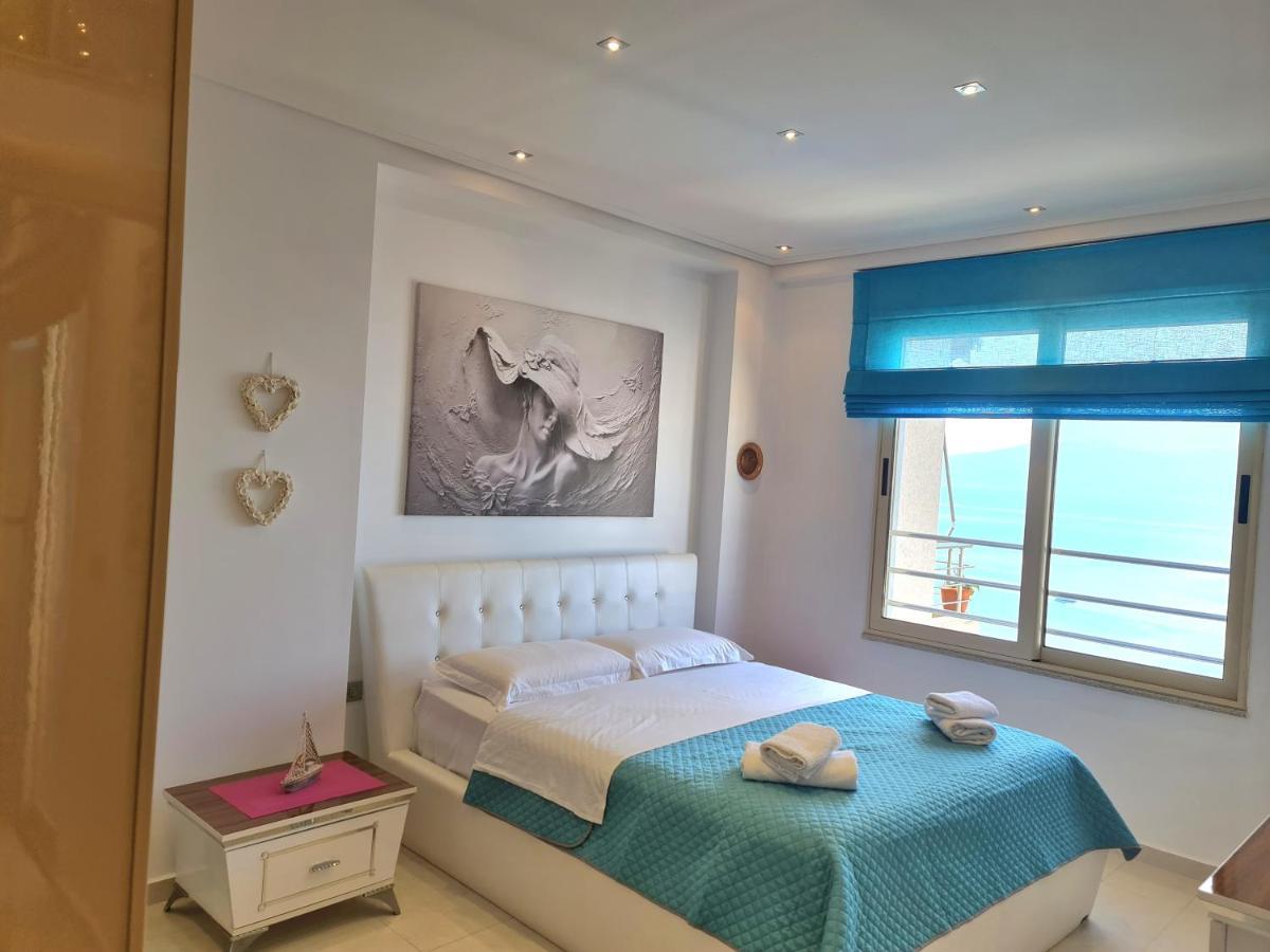 Luxury Seafront Apartments Саранда Экстерьер фото