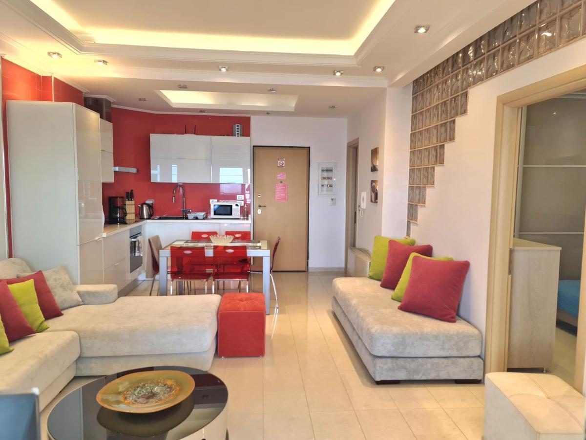 Luxury Seafront Apartments Саранда Экстерьер фото